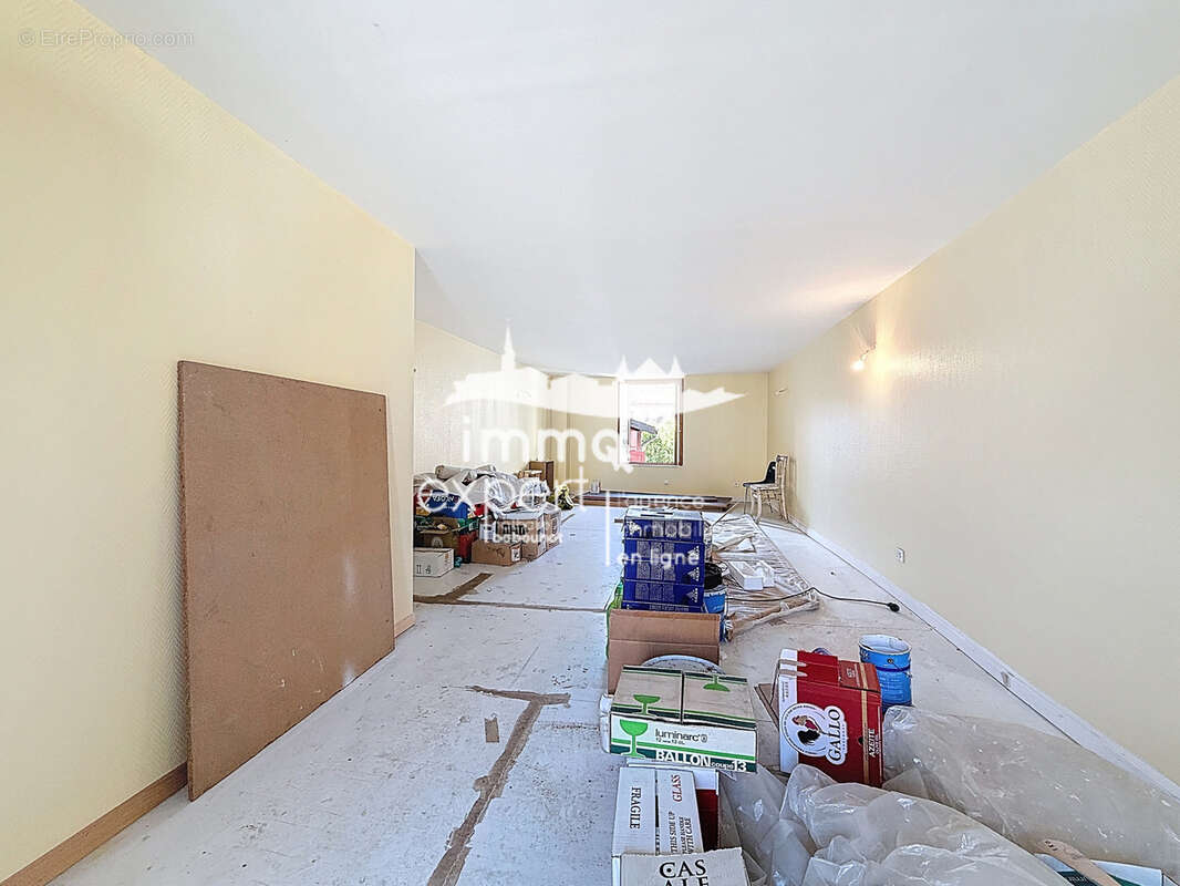 Appartement à MIRECOURT