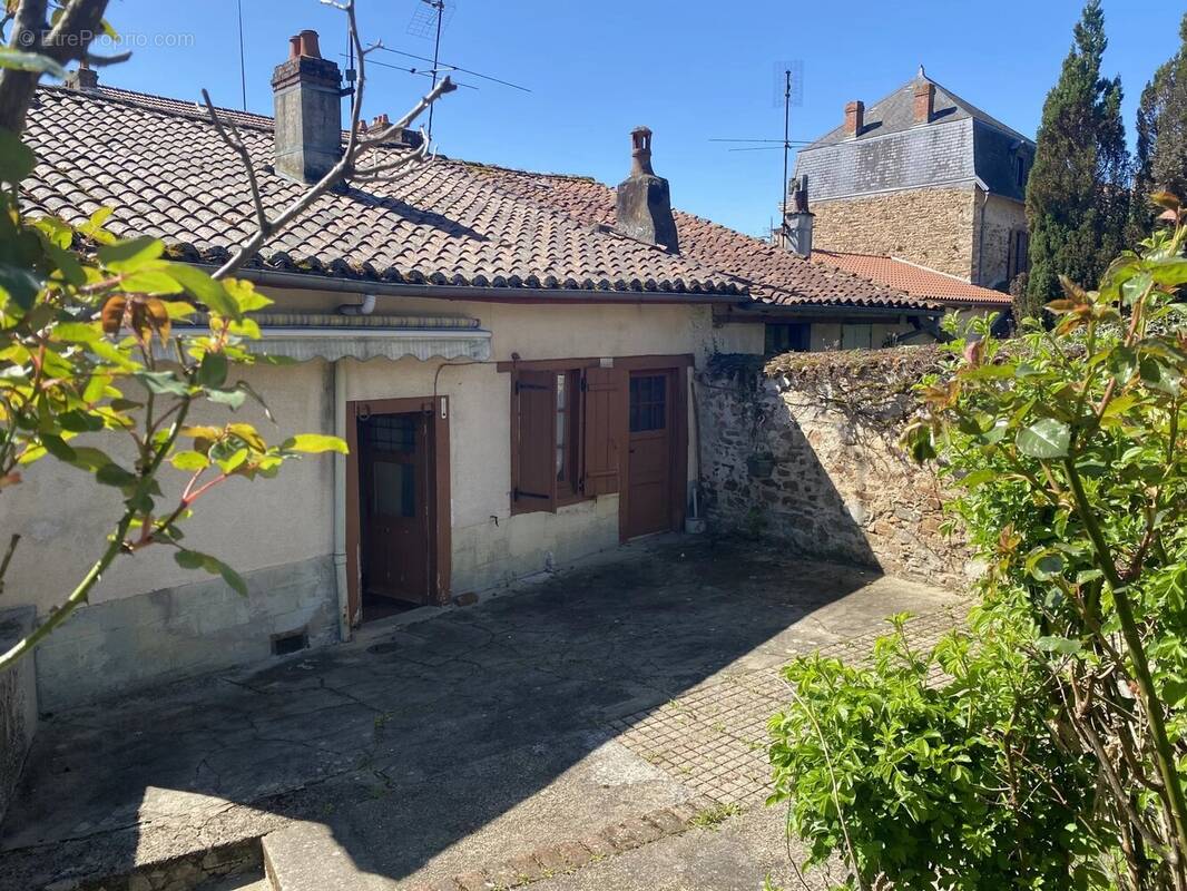 Maison à BELLAC
