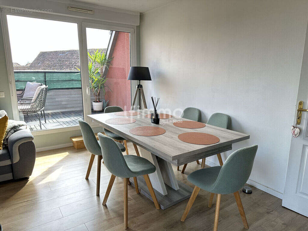 Duplex 3 pièces lumineux 79 m² avec balcon, garage et cave - photo 3