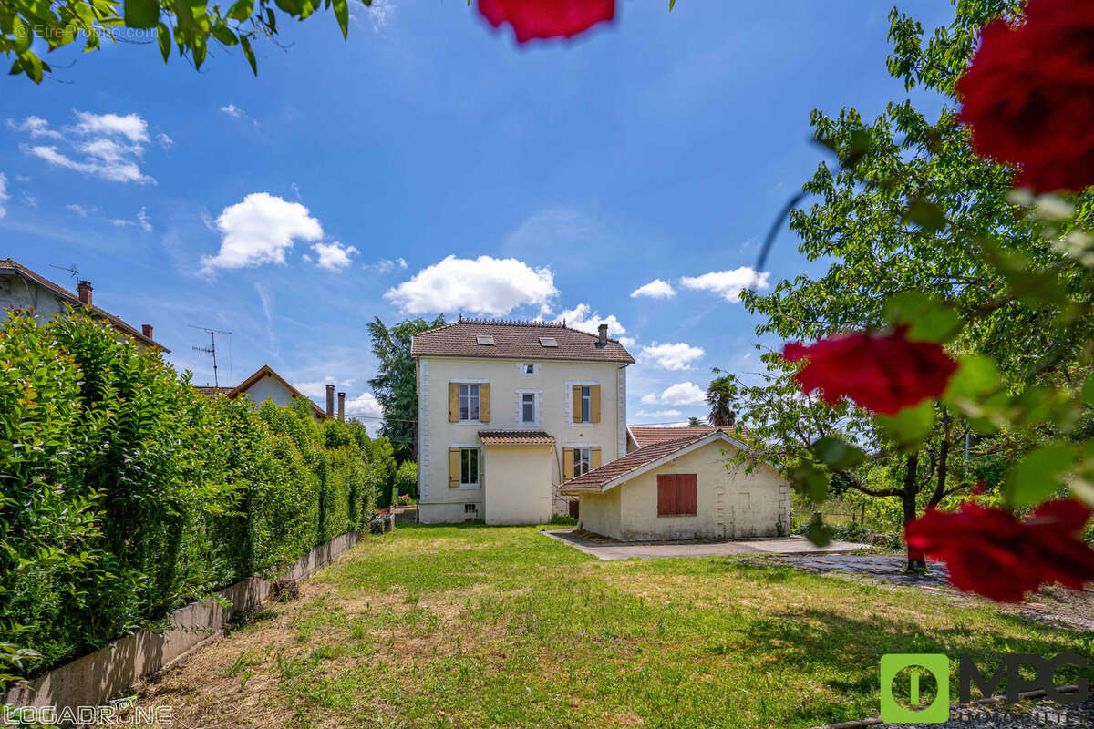 Maison à SAINTE-LIVRADE-SUR-LOT