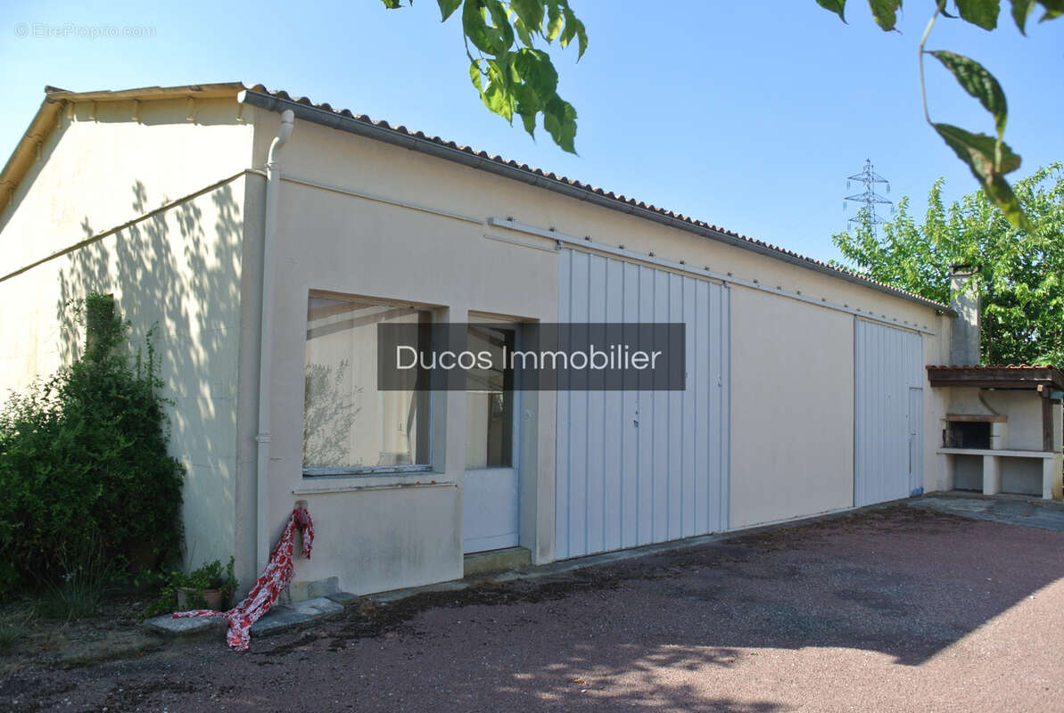 Maison de plain pied 3 chambres et grand garage de 128 m2 - photo 4