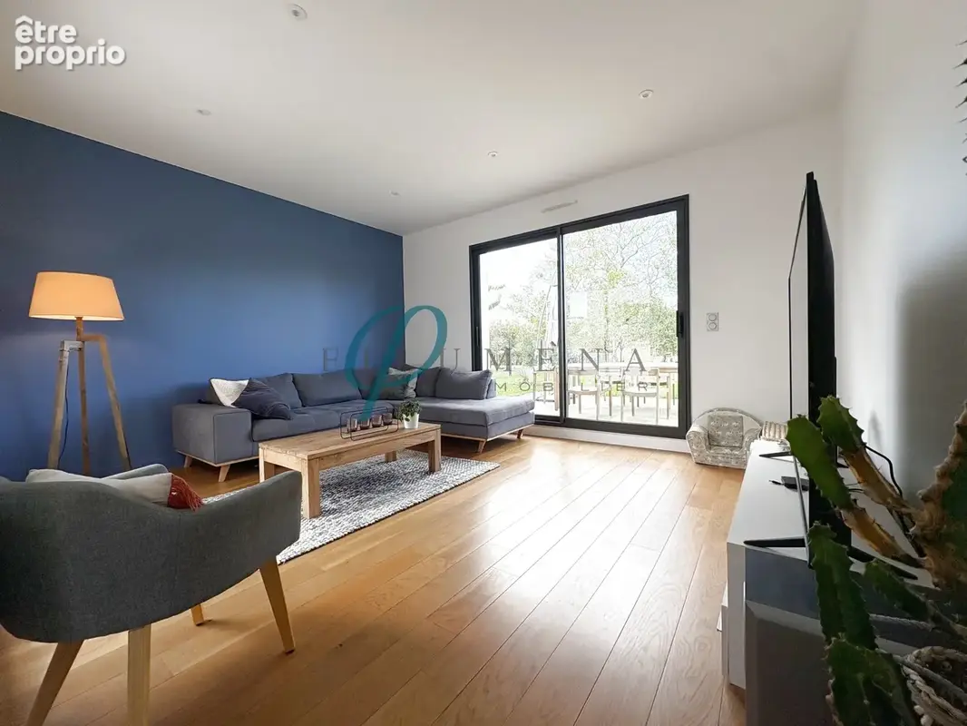 À vendre, Maison contemporaine lumineuse et chaleureuse, située au calme. - photo 4