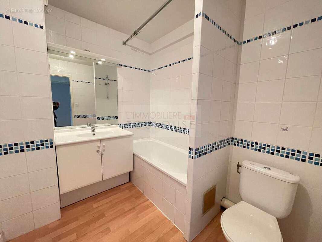 Appartement t4 dernier etage + balcon + garage + parking - photo 7
