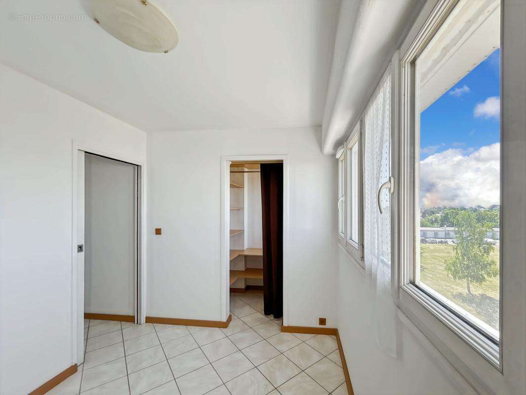 Appartement à SAINT-JEAN-DE-LA-RUELLE
