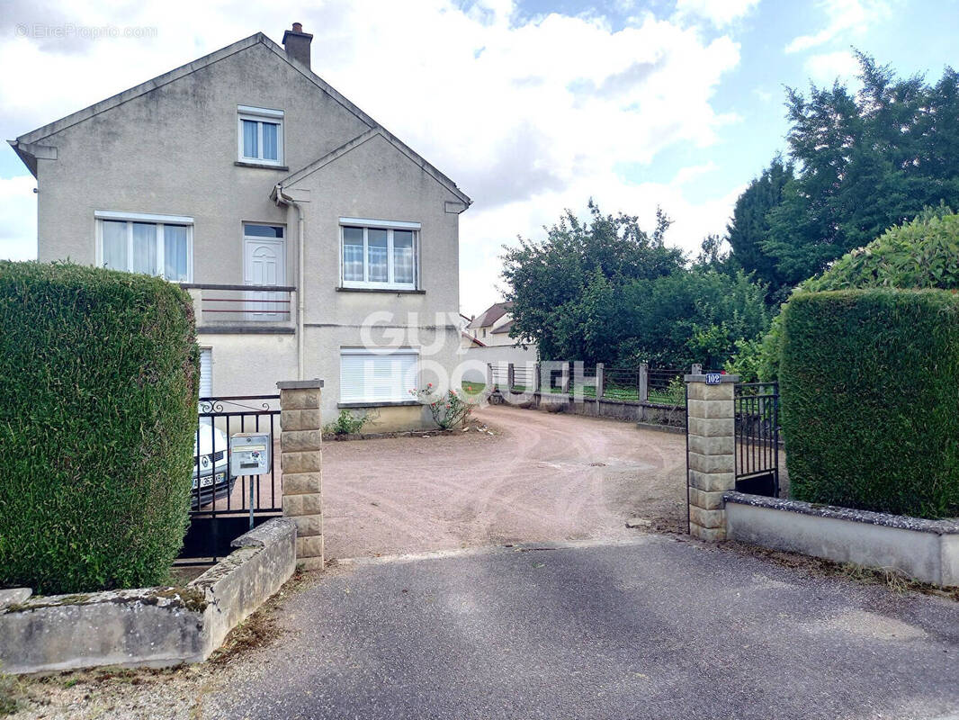 Maison 9 pièces 108 m² · à Champforgeuil · 108 m² · 169 900 €