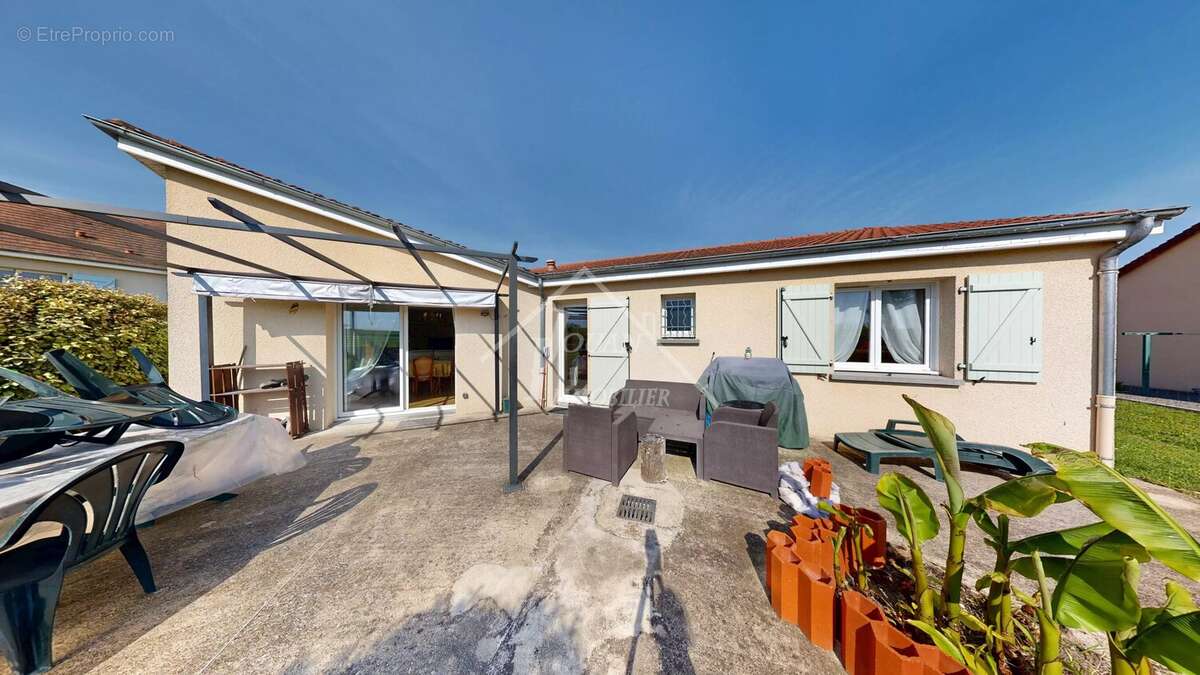 Maison à POEZAT