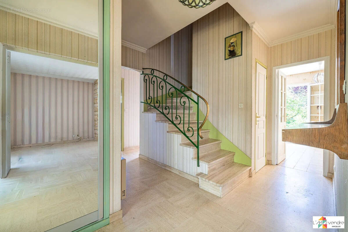 Maison à COMBS-LA-VILLE