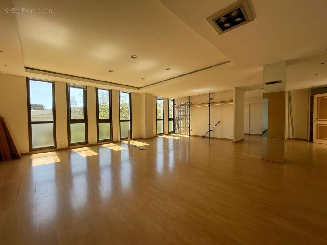 Grand Bureau 116m2 à vendre MOUGINS (06) - libre de suite - photo 2