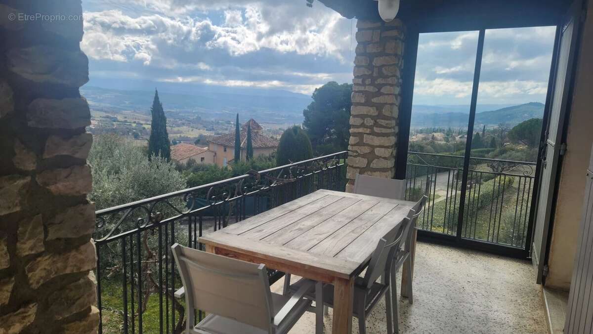 Maison à SAINT-SATURNIN-LES-APT