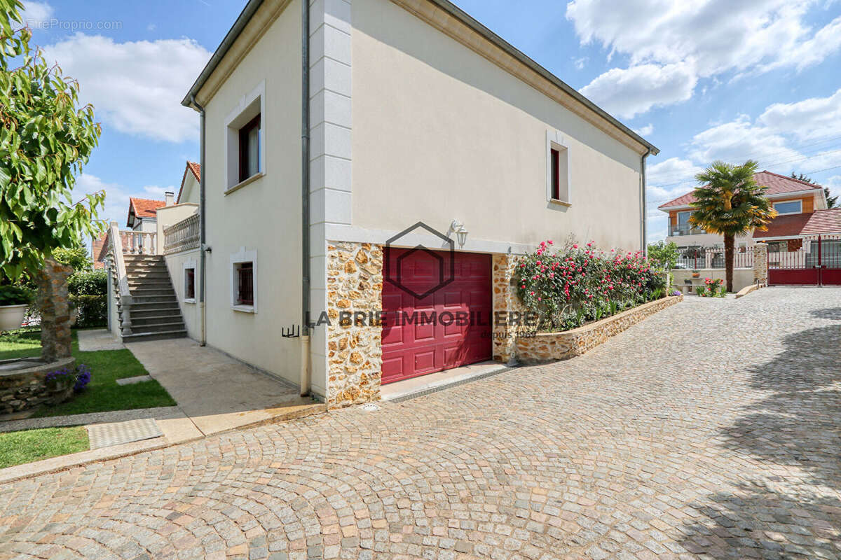 Maison à VILLECRESNES