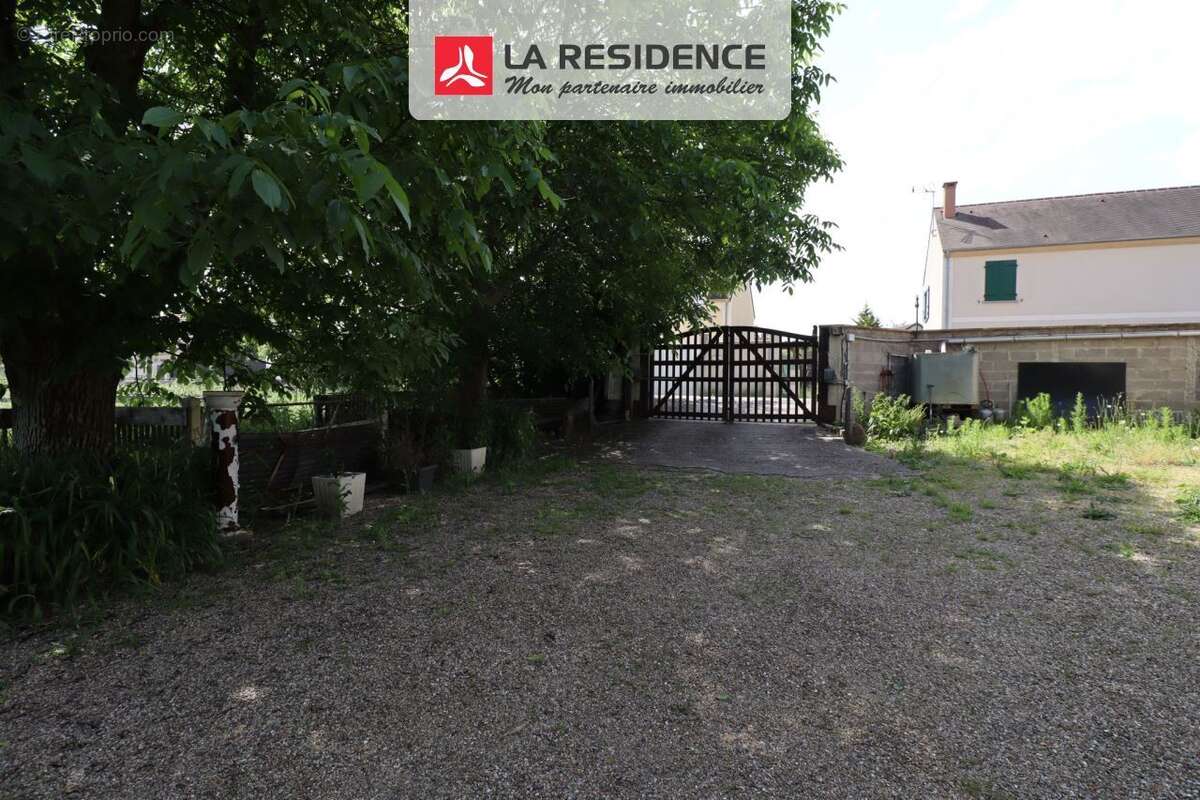 Terrain 964 m² à Magny-En-Vexin  - photo 3