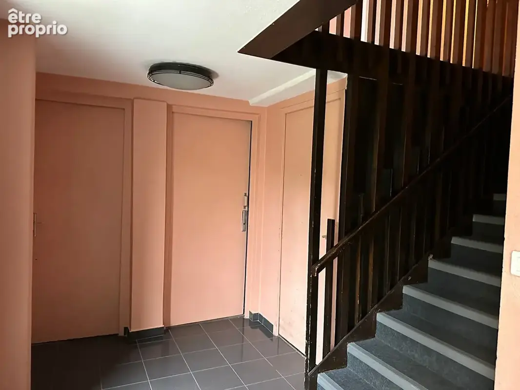 garage fermé, sous sol sécurisé, résidence étudiante les remparts 22000€ FAI - photo 6