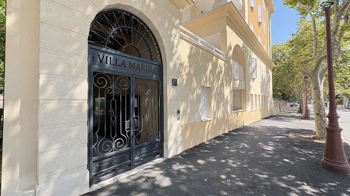 Appartement T2 - Etat Neuf avec jardin privatif et stationnement - Port-de-Bouc - Résidence Villa Marina - photo 18