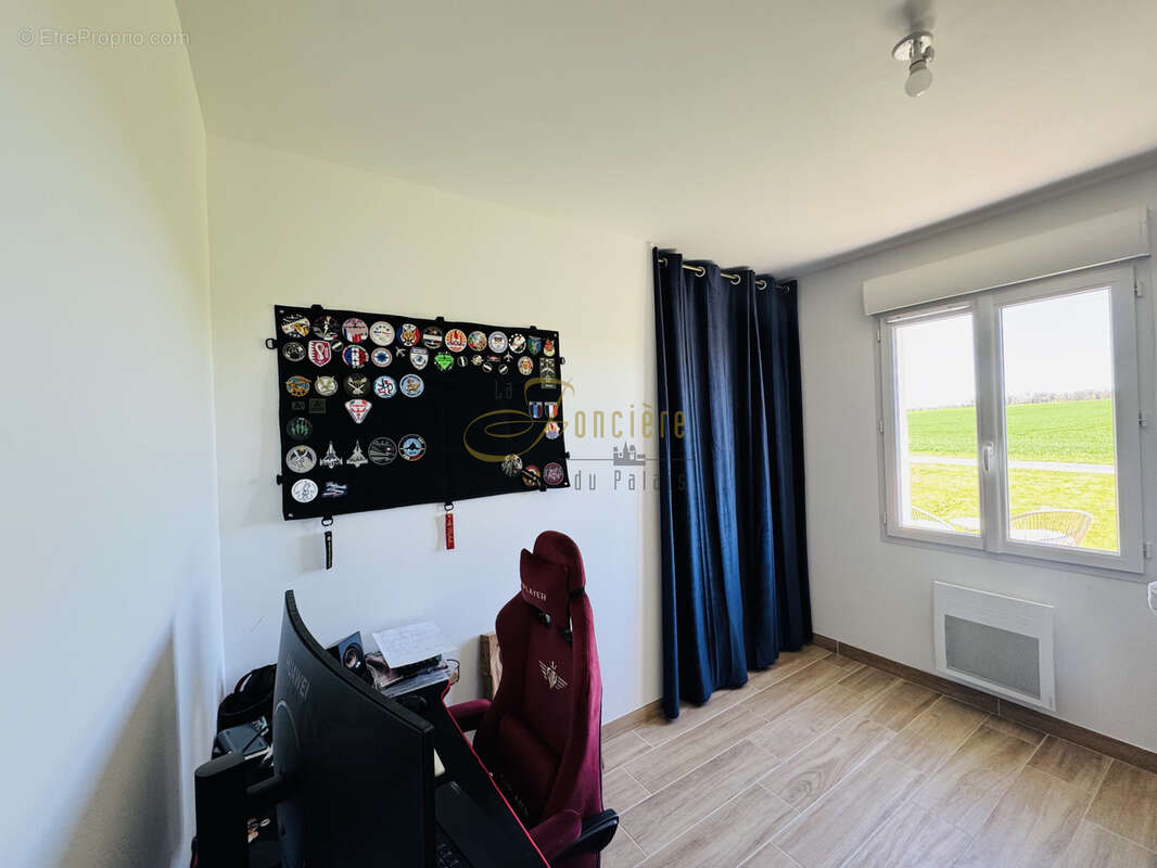 Maison à AVORD