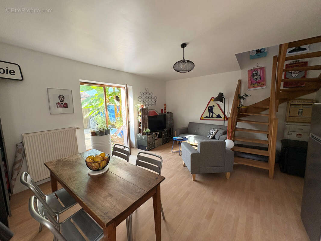 Appartement à SAINT-ANDRE-DE-CORCY