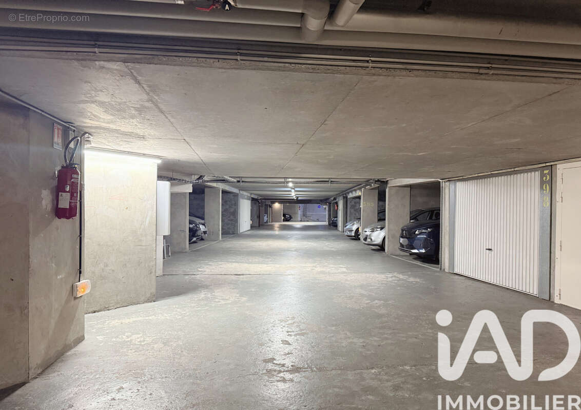Photo 3 - Parking à PARIS-19E