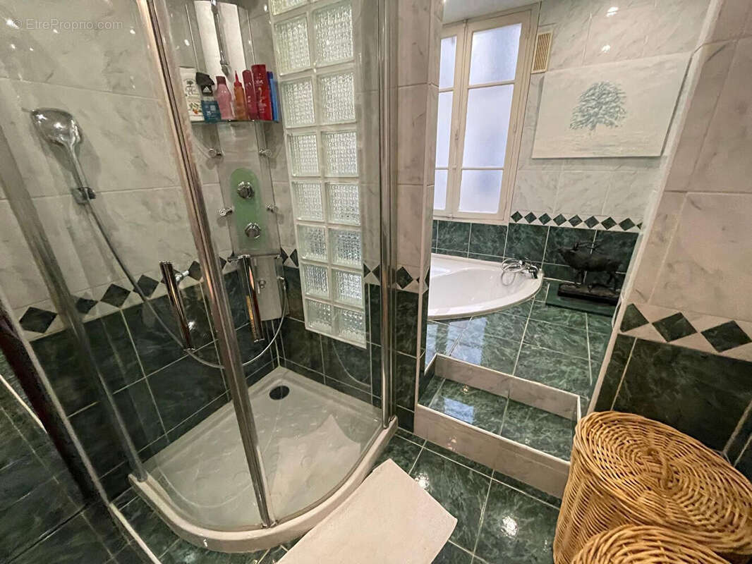 Appartement à PARIS-10E