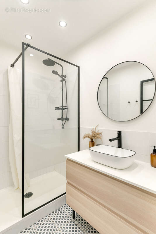 Appartement à MARSEILLE-6E