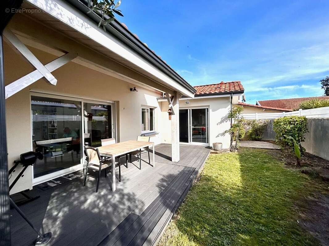 Maison à PARENTIS-EN-BORN