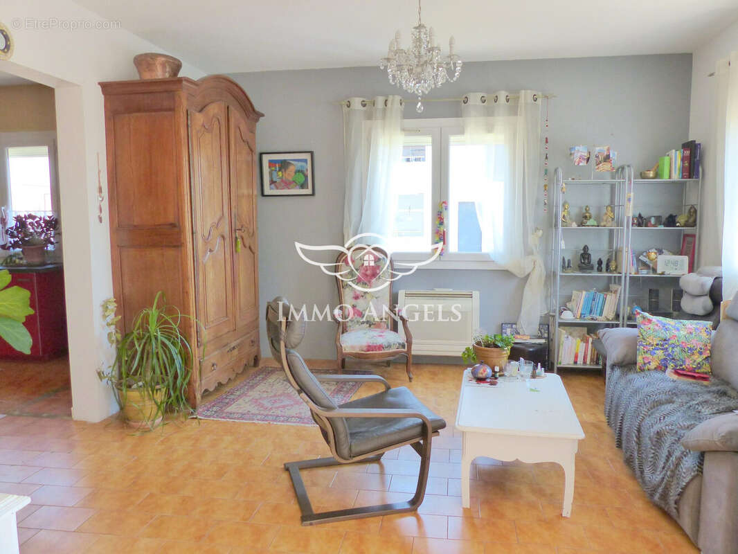 Appartement 101 m² à Lunel-Viel  - photo 4
