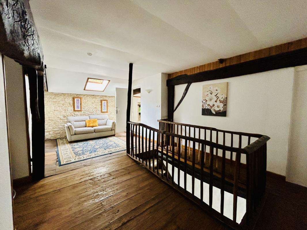 Propriété de Caractère avec Gîte, 6 chambres et Grange à Rén - photo 8