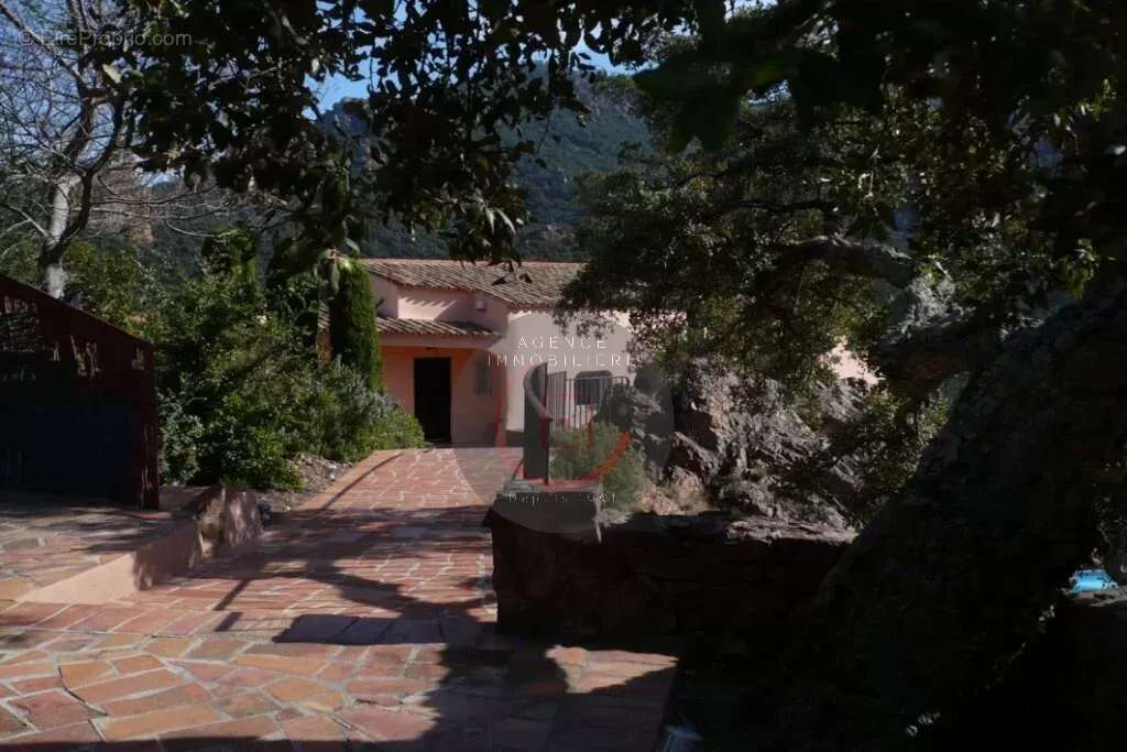 Maison à MANDELIEU-LA-NAPOULE