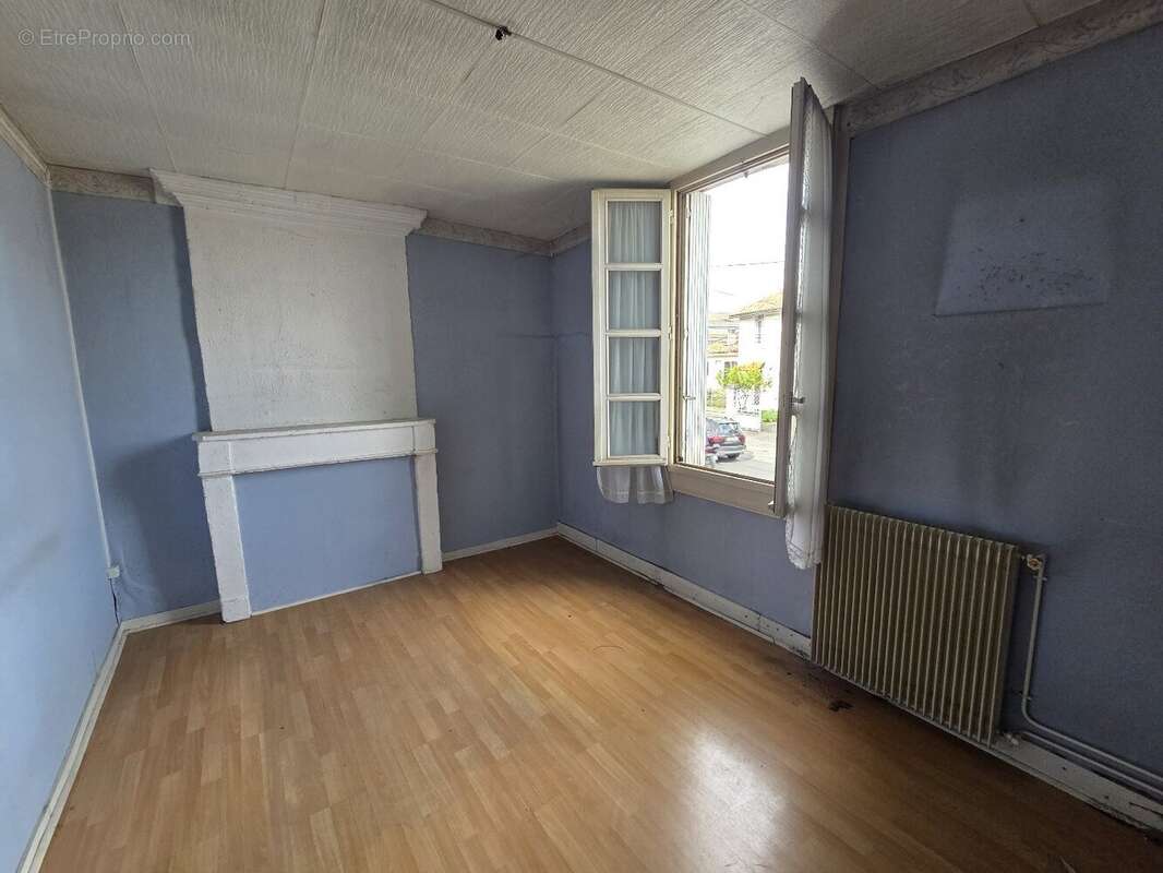 Maison à GOND-PONTOUVRE
