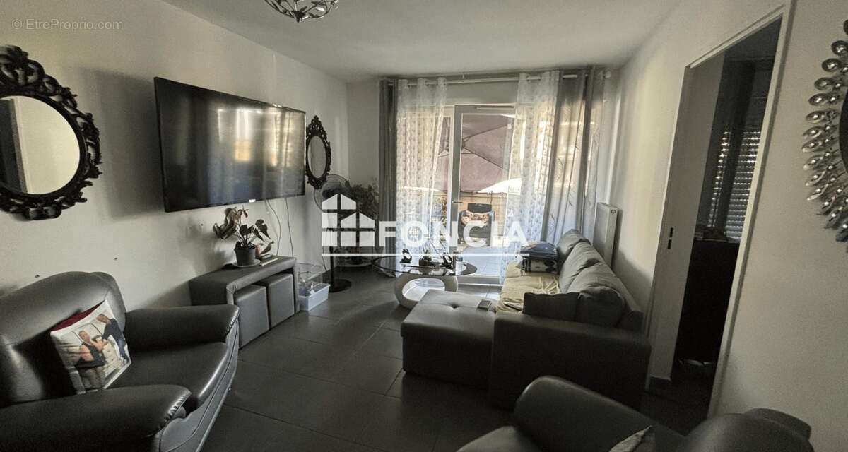 Appartement à CHATEAUNEUF-LES-MARTIGUES