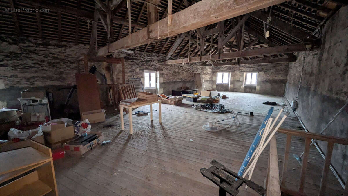 Maison à SAINT-SECONDIN