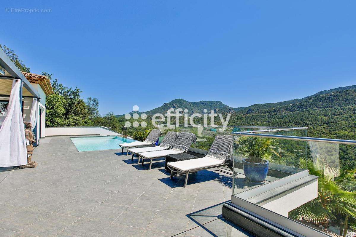 Maison à LES ADRETS-DE-L'ESTEREL