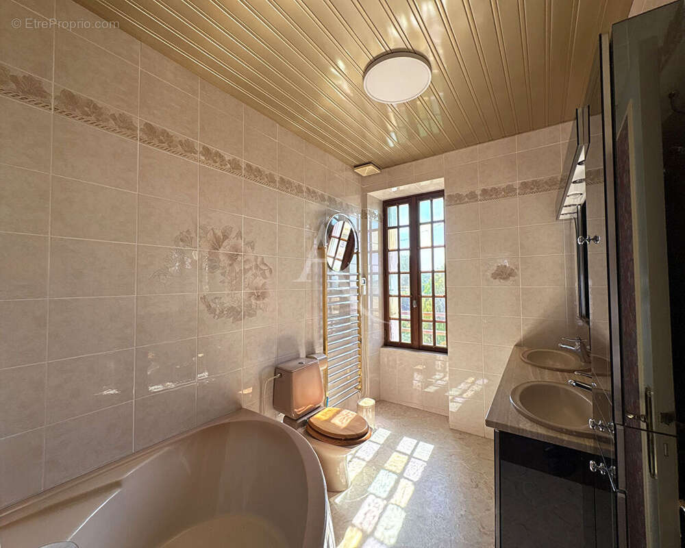PROPRIETE UNIQUE - proche de Dourdan 7 pièce(s) 188.53 m2 - photo 13