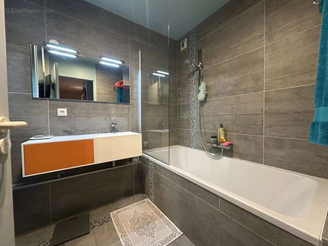 Appartement à AIX-LES-BAINS