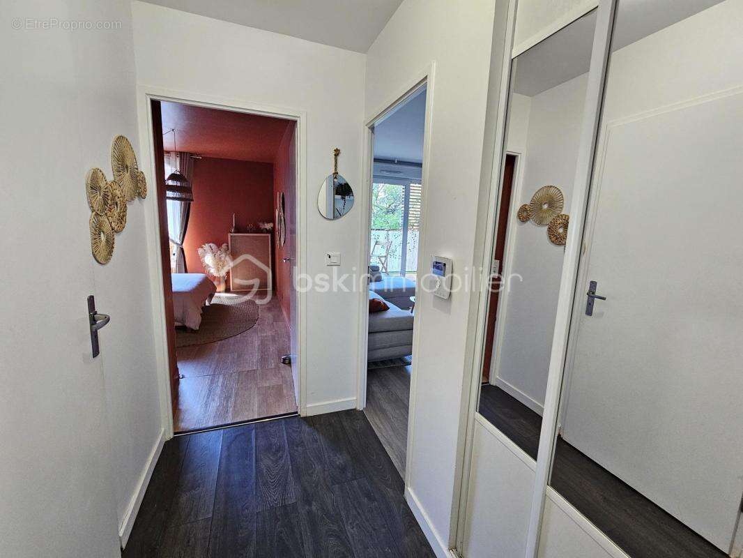 Appartement F2 44m² à 300m du RER DPE C balcon OUEST parking - photo 11