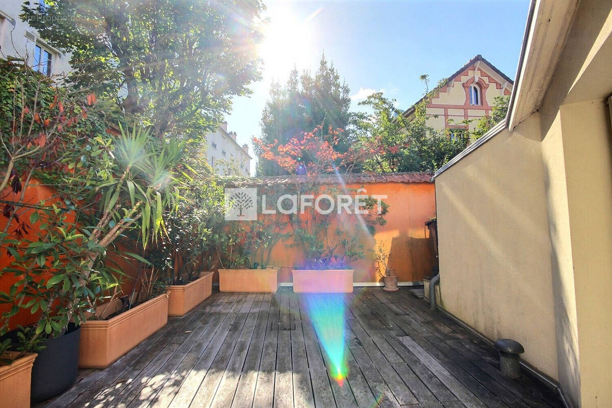 Maison à COURBEVOIE