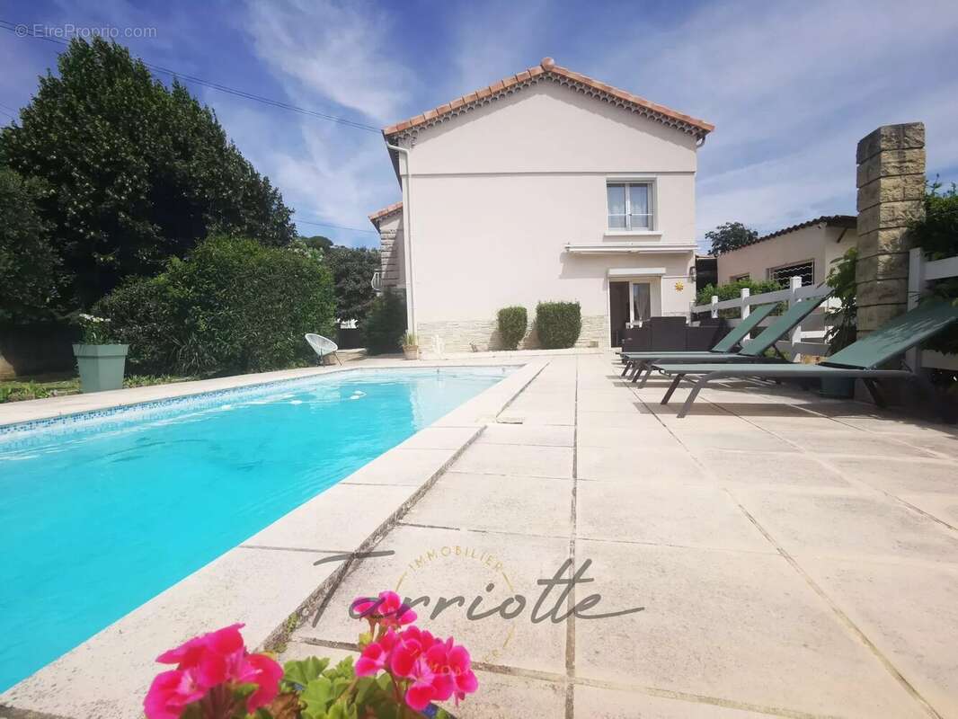 Maison à MONTELIMAR