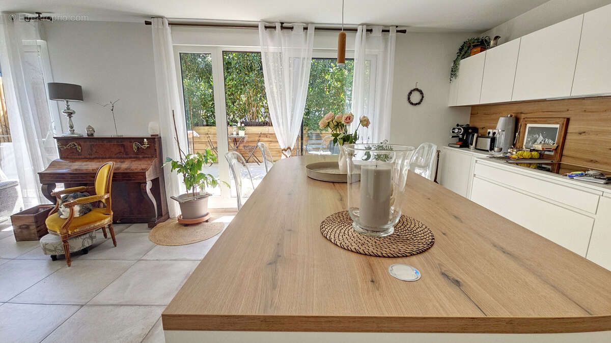 Appartement à TASSIN-LA-DEMI-LUNE