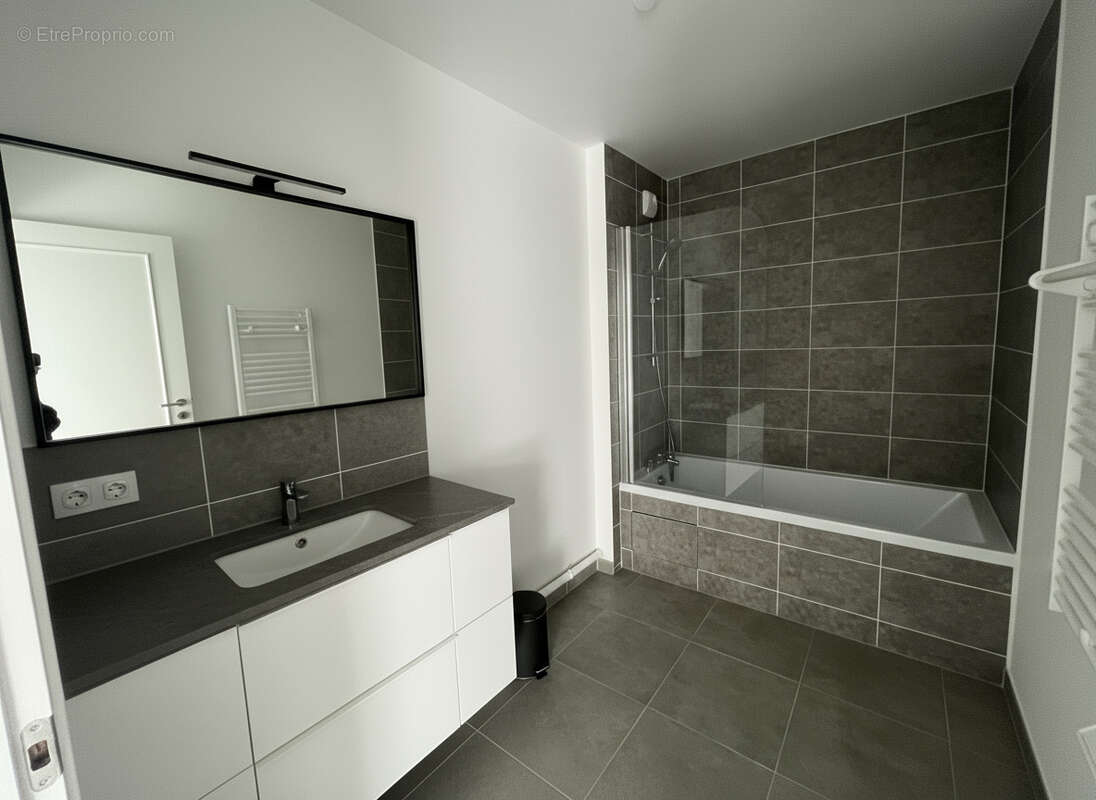 Appartement à SARTROUVILLE