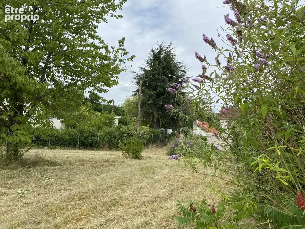 Terrain à bâtir de 1 582m2 - photo 3