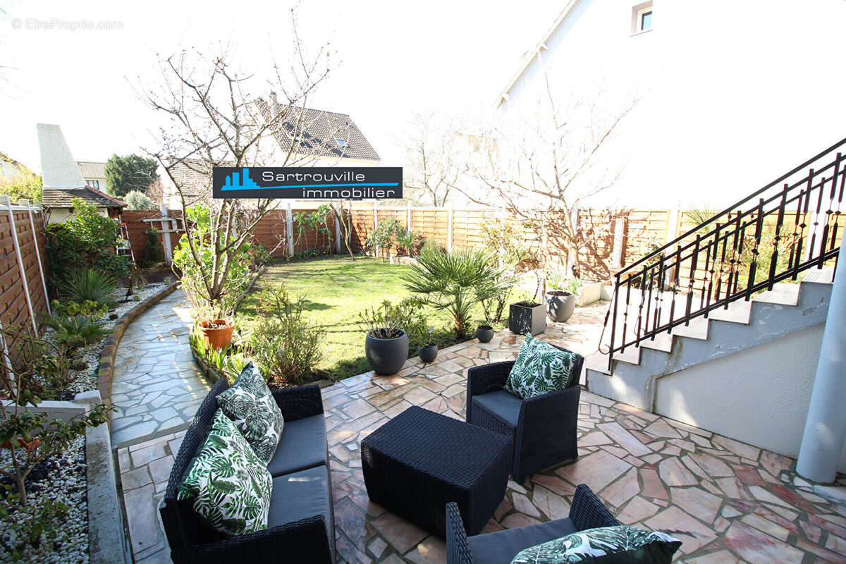 Maison à SARTROUVILLE