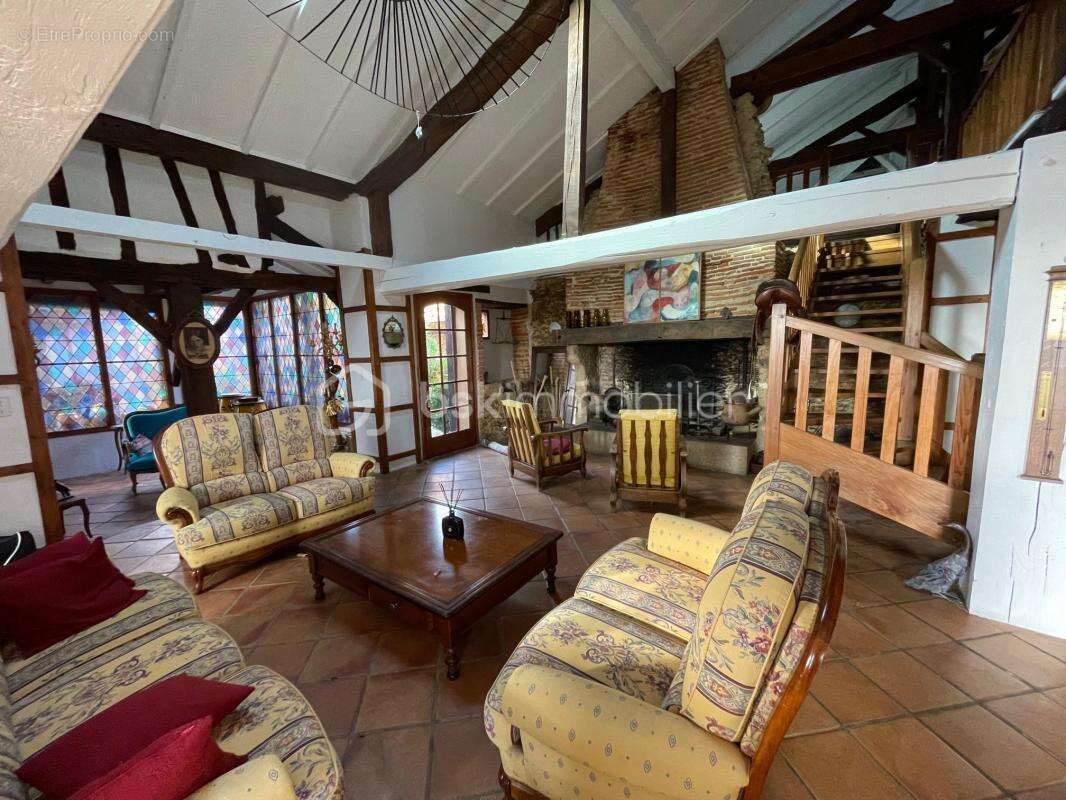 Maison à VILLENEUVE-DE-MARSAN