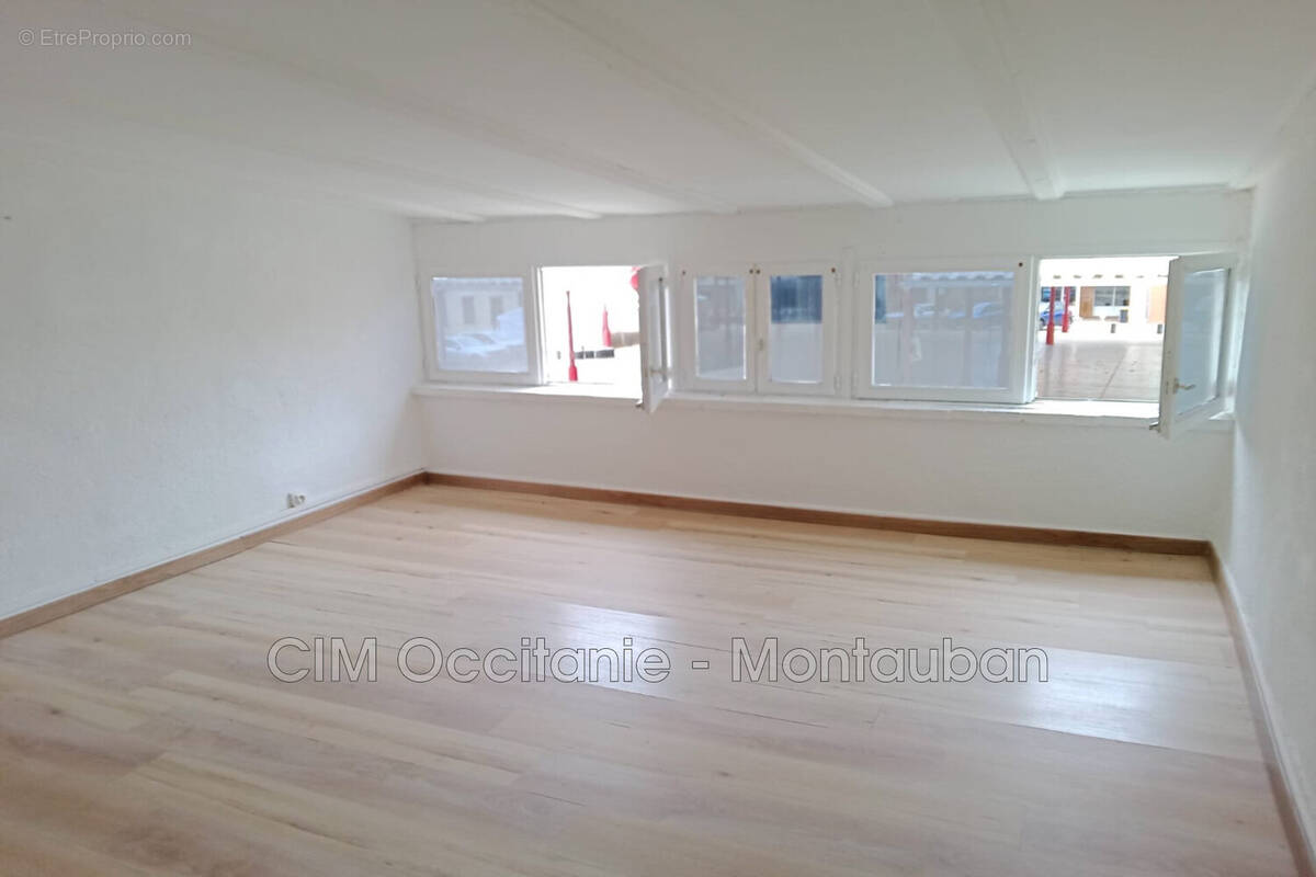 Maison à MONCLAR-DE-QUERCY