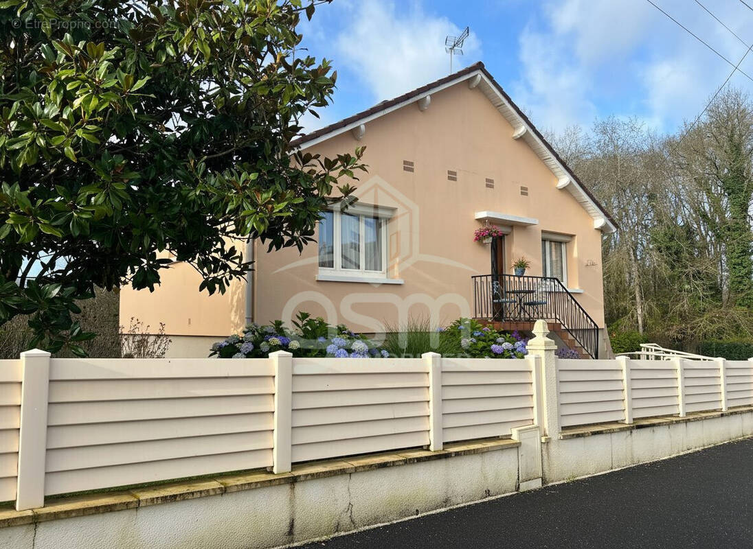 Maison à MONTBAZON