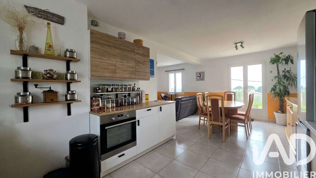 Photo 7 - Maison à SAINT-JULIEN-DE-PEYROLAS