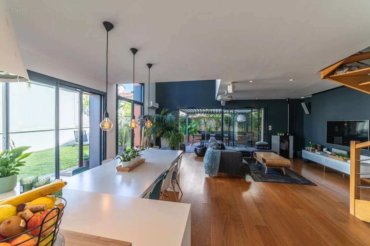 Appartement à LYON-9E