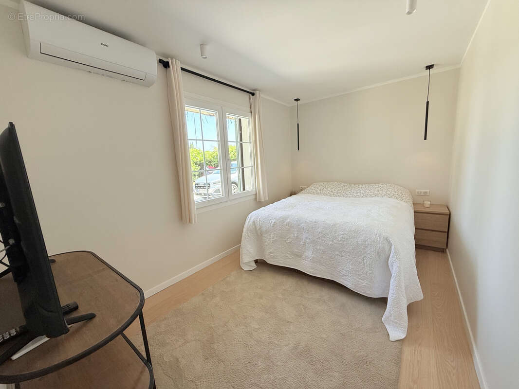 Appartement à SAINT-LAURENT-DU-VAR