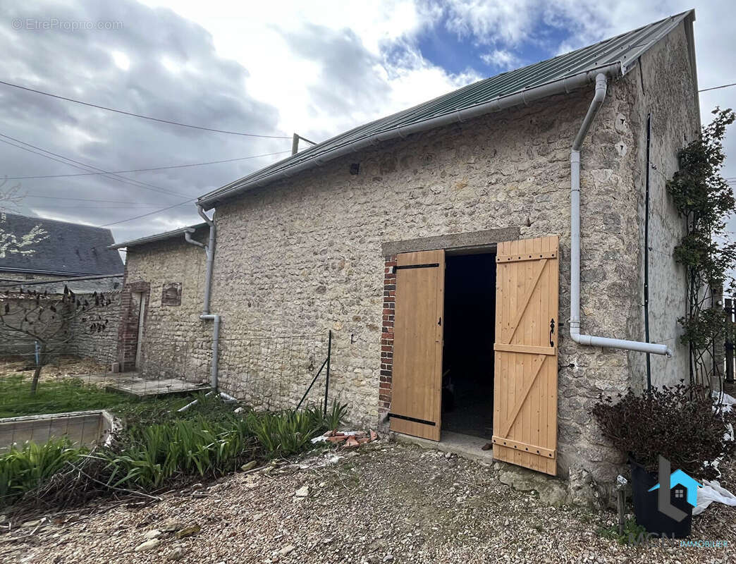 Maison à NEUVY-EN-DUNOIS