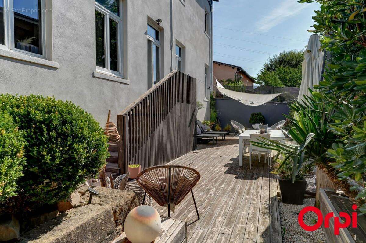 Appartement à RILLIEUX-LA-PAPE