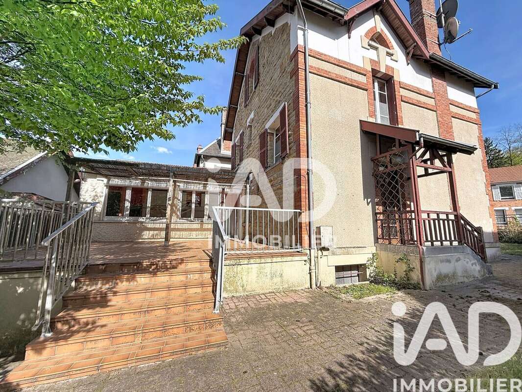 Maison 145 m² à Vienne-Le-Chateau  - photo 2