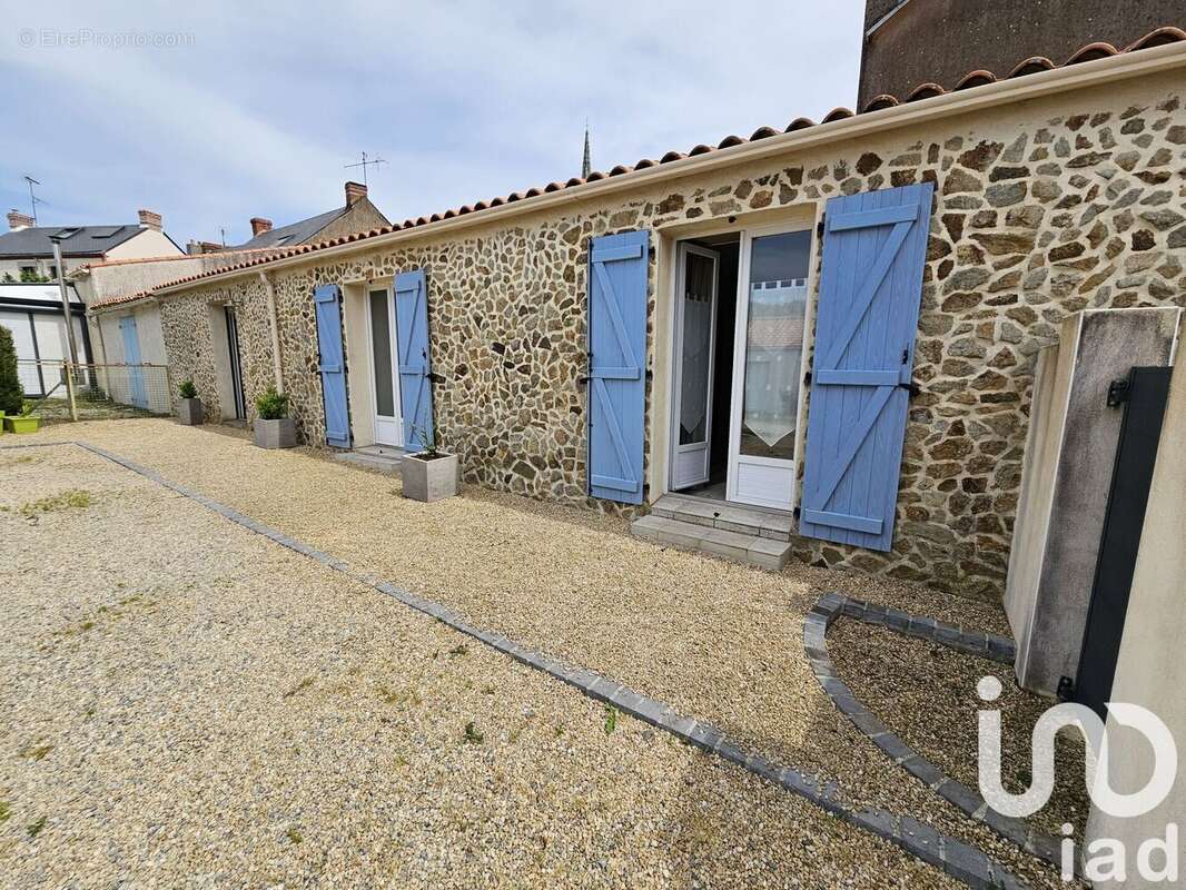 Photo 3 - Maison à ROCHESERVIERE