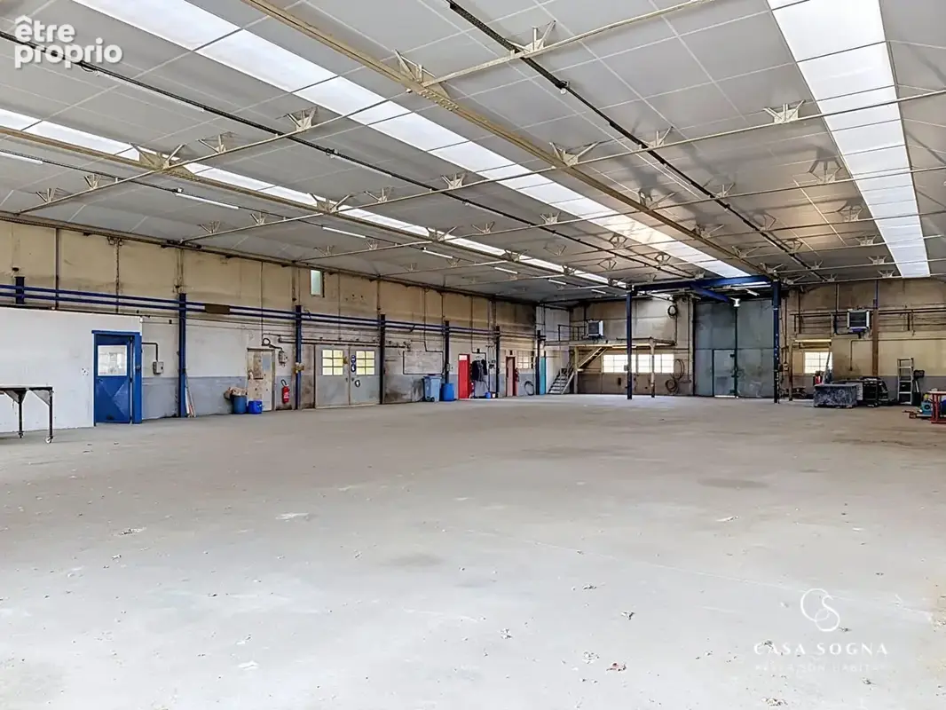 Local d'activité/industriel - 1000 m² - Saint-Étienne-des-Oullières - photo 3